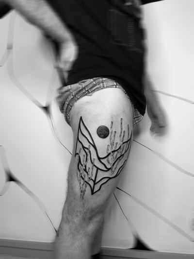 tattoo cuisse abstrait cuisse